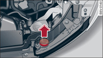 Compartimento do motor: Remover a cobertura