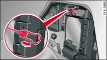Багажник: аварийная деблокировка крышки заправочного люка