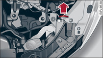 Compartiment-moteur: retrait du cache (feu de croisement)
