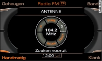 Automatisch zoeken van een zender, vooruit (FM-band)