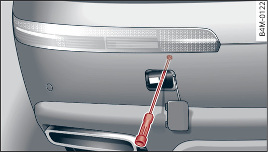 Fig. 354 Light unit in bumper: Securing screw