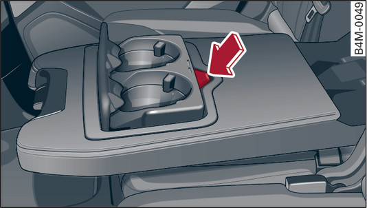 Fig. 81Detalle del asiento trasero: Portabebidas trasero